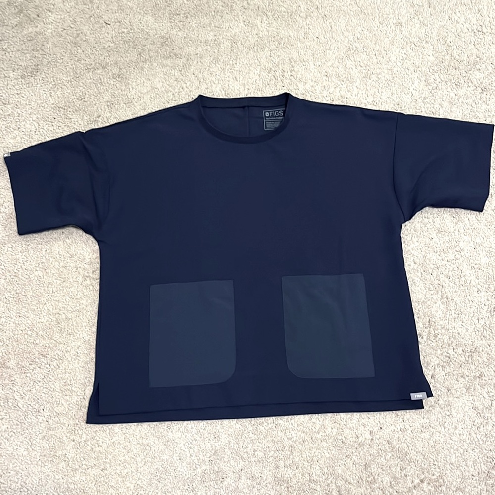 Figs scrub top